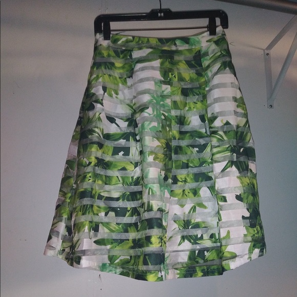 A-Line printed skirt NWT - Picture 2 of 3
